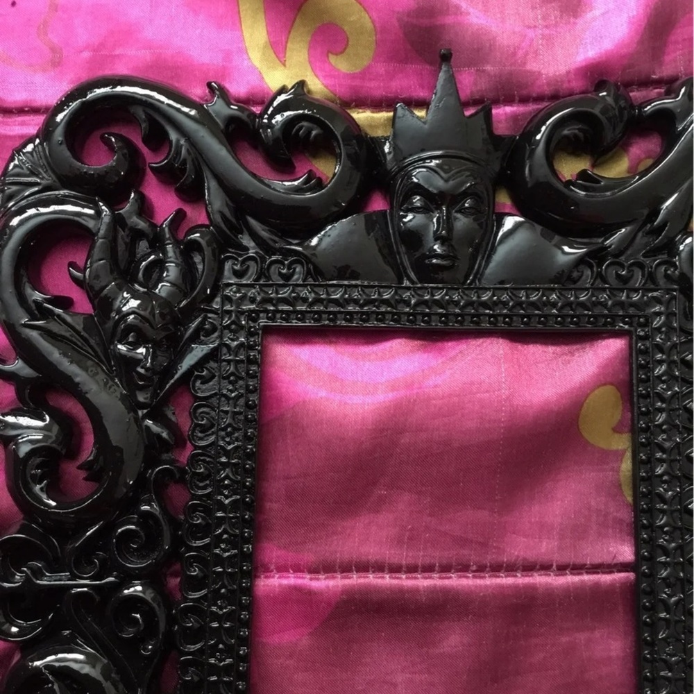 Disney villains frame Halloween decoration decor - Picture 2 of 16